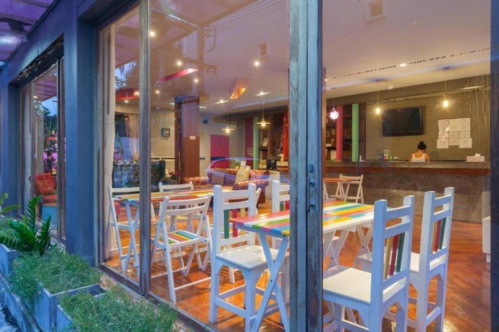 Oyo 292 The Oddy Hip Hotel Patong Exterior foto